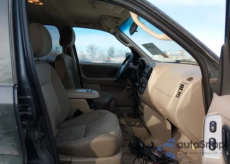 2003 Ford Escape Xlt из США, поврежденный, VIN 1FMYU03183KD89793